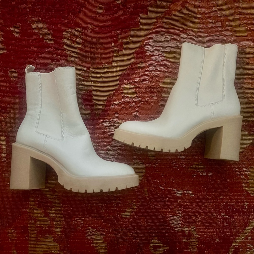 Dolce Vita SIZE 11
Dolce Vita Coen Leather Boots Ivory
